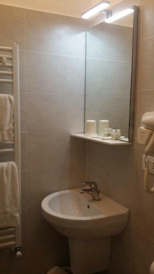 Hotel San Giorgio Алассіо Екстер'єр фото